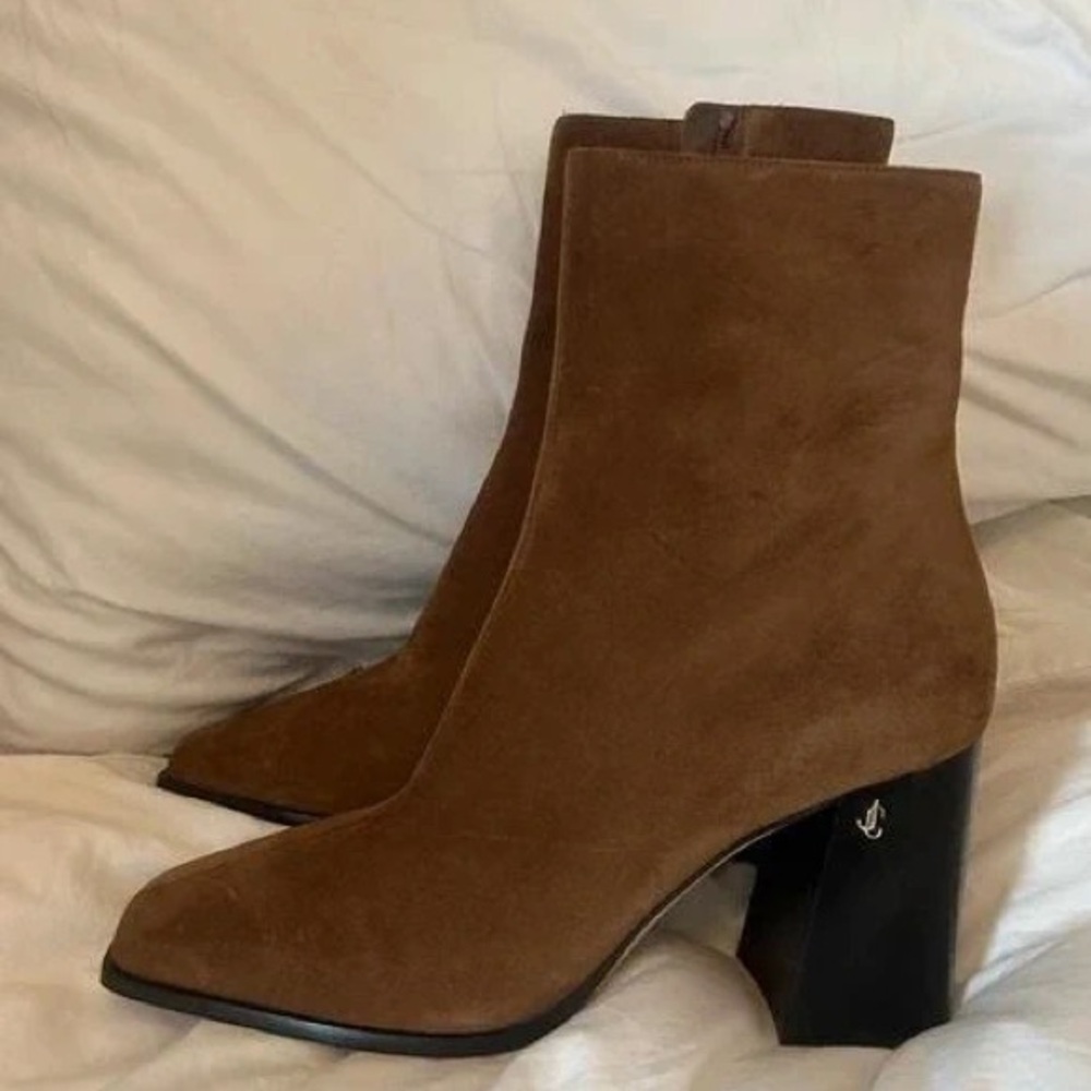 Elegant Brown Suede Heeled Boots